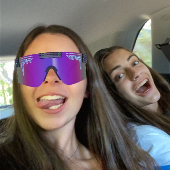 Meet your Posher, Mariana - Picture 1 of 1